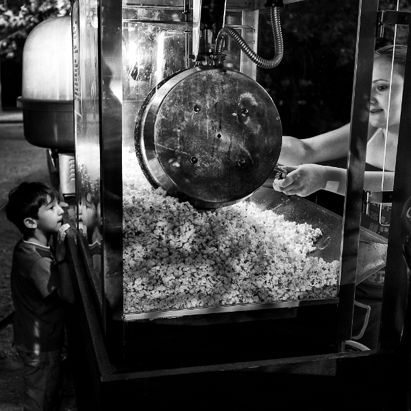 Dan Moruzan - Seara în Grădina Cișmigiu.jpg